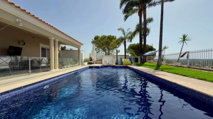 Image No.1-4 Bed Villa for sale