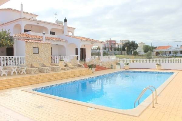 Image No.1-Villa de 10 chambres à vendre à Faro City