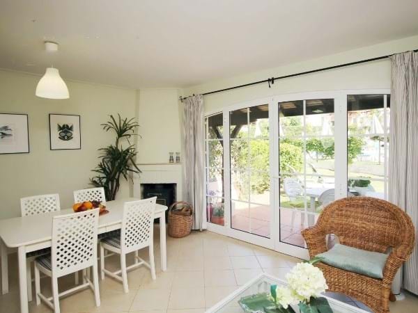 Image No.5-2 Bed Townhouse for sale