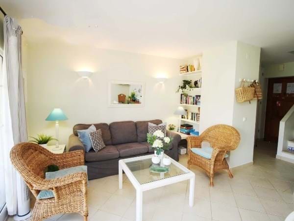 Image No.7-2 Bed Townhouse for sale