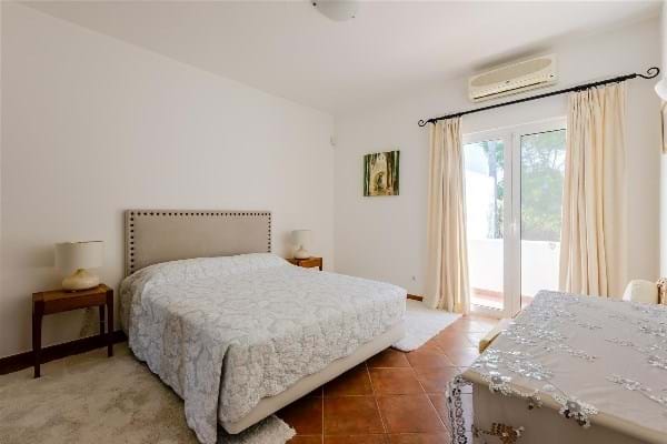 Image No.12-4 Bed Villa for sale