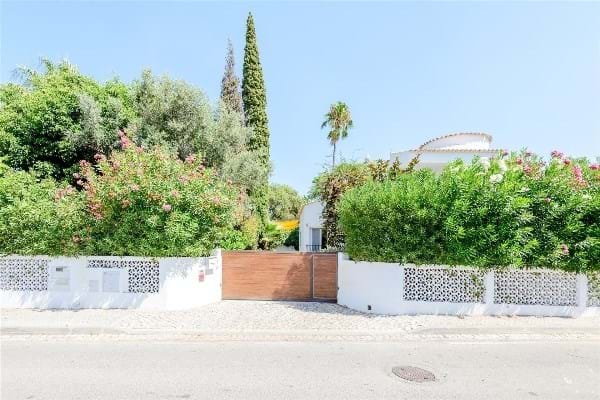 Image No.17-4 Bed Villa for sale