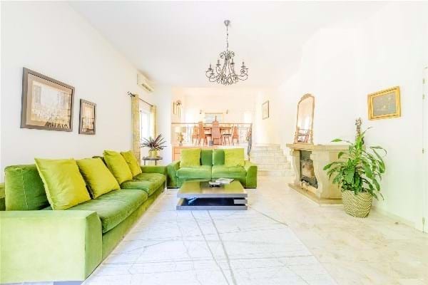 Image No.8-4 Bed Villa for sale