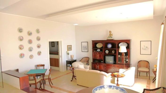 Image No.8-4 Bed Villa for sale