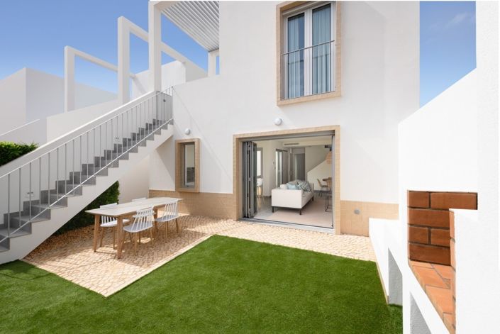 Image No.9-3 Bed Townhouse for sale