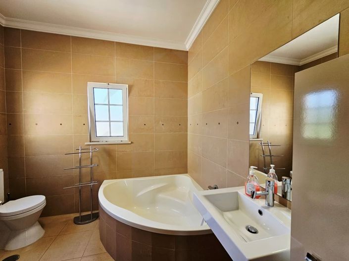 Image No.13-3 Bed Villa for sale