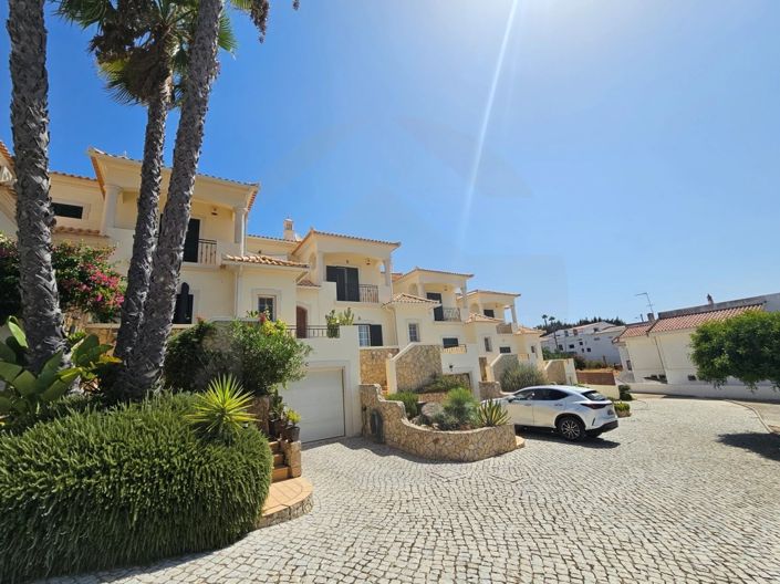 Image No.2-3 Bed Villa for sale