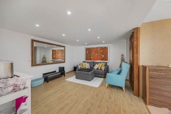 Image No.11-4 Bed Townhouse for sale