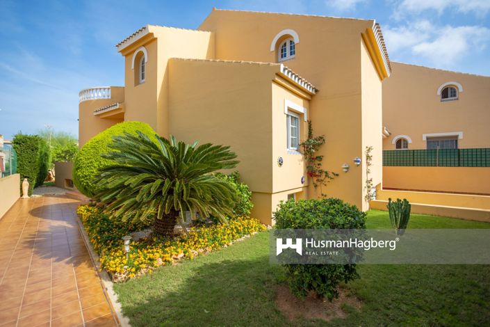 Image No.1-3 Bed Villa for sale