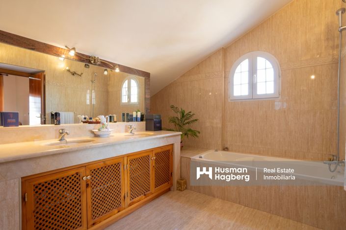 Image No.29-3 Bed Villa for sale