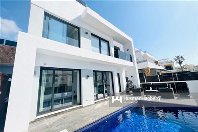 Villa de 4 chambres à vendre à Torrevieja