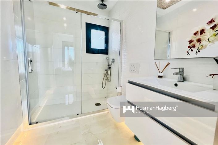 Image No.12-Villa de 4 chambres à vendre à Torrevieja