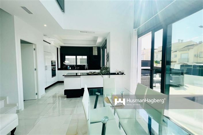 Image No.4-Villa de 4 chambres à vendre à Torrevieja