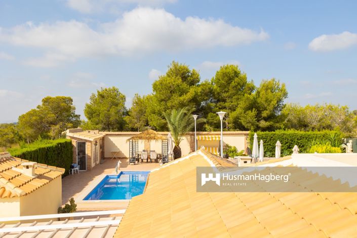 Image No.1-4 Bed Villa for sale