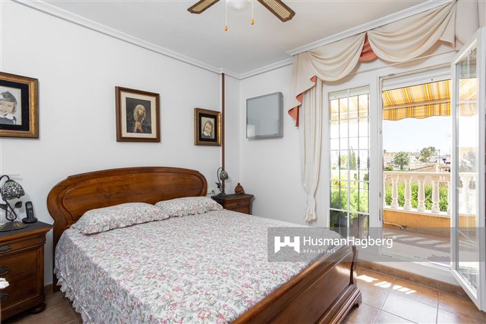 Image No.17-4 Bed Property for sale