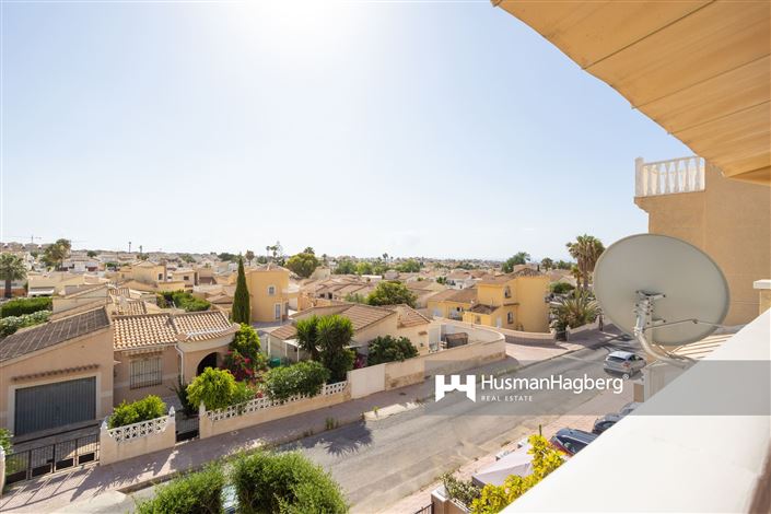 Image No.28-4 Bed Property for sale