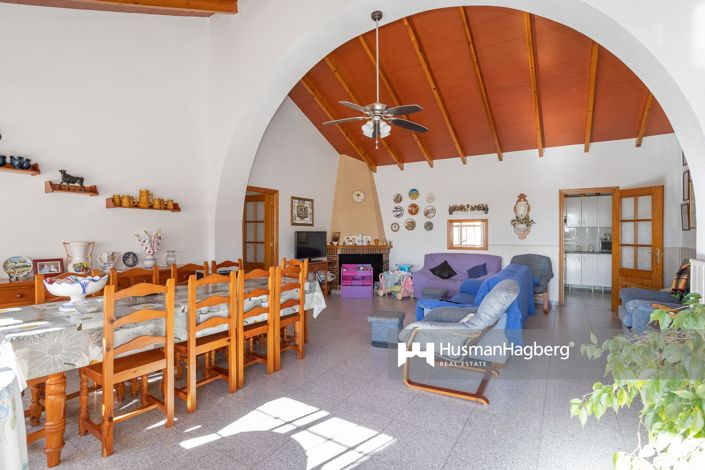 Image No.1-4 Bed Villa for sale