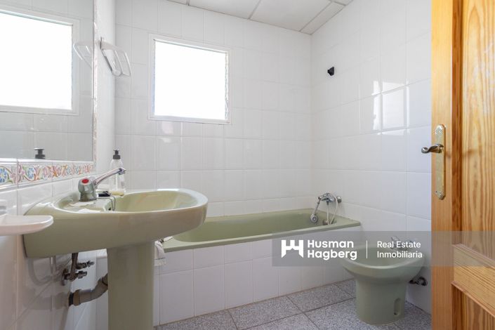 Image No.18-4 Bed Villa for sale