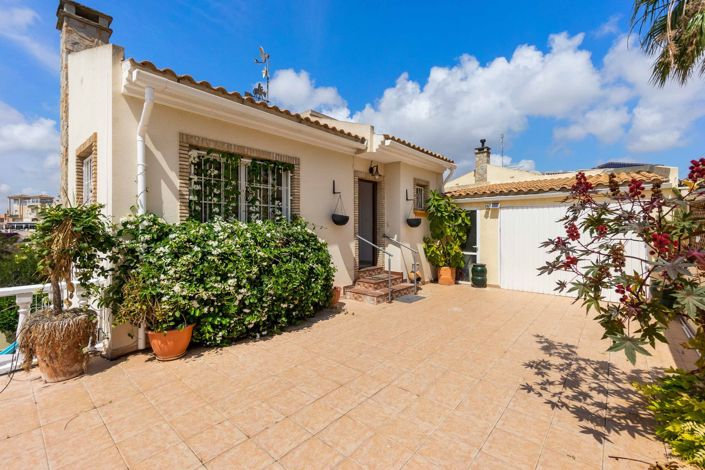 Image No.1-Villa de 3 chambres à vendre à Playa Flamenca