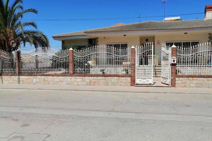 Image No.1-4 Bed Villa for sale