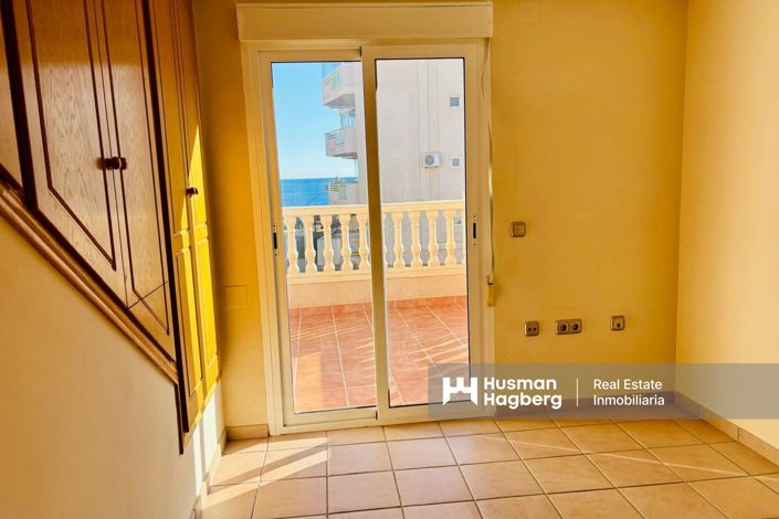 Image No.12-3 Bed Townhouse for sale