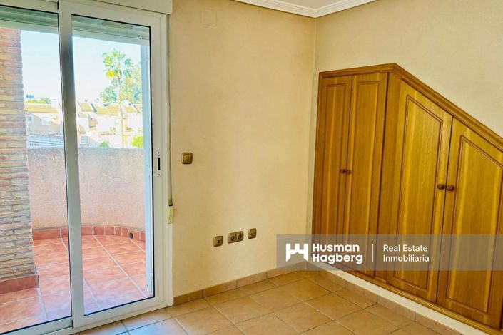 Image No.15-3 Bed Townhouse for sale