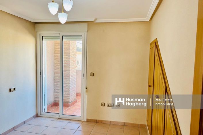 Image No.16-3 Bed Townhouse for sale