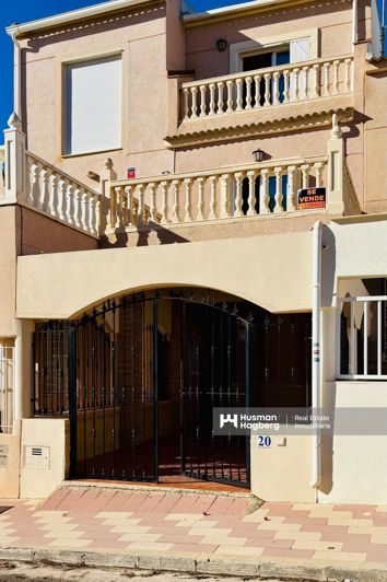 Image No.2-3 Bed Townhouse for sale