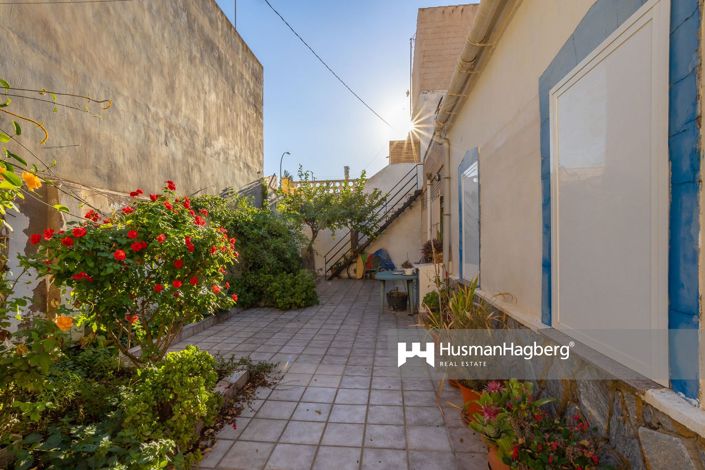 Image No.1-4 Bed Townhouse for sale