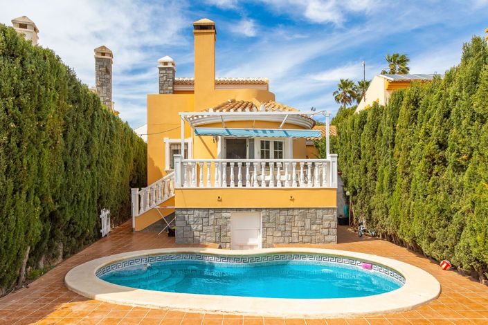 Image No.1-4 Bed Villa for sale