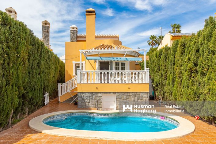 Image No.1-4 Bed Villa for sale