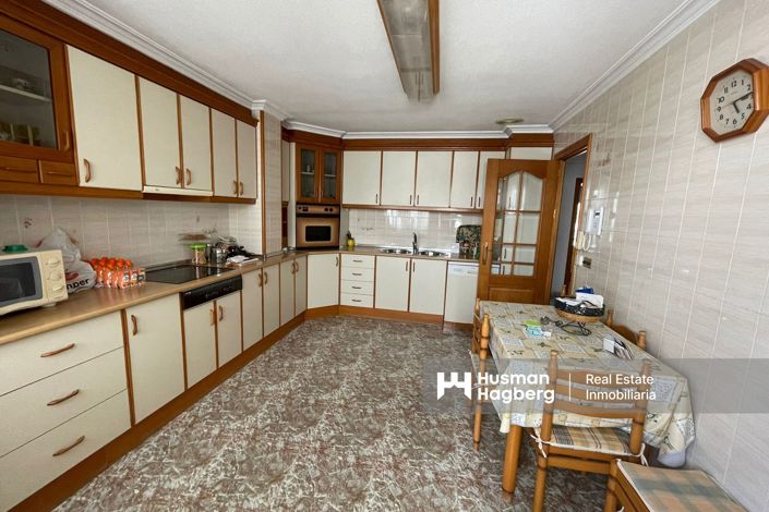 Image No.15-4 Bed Apartment for sale