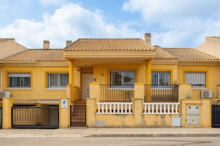 Image No.1-3 Bed Townhouse for sale