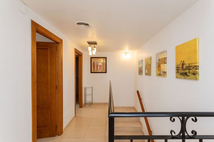 Image No.11-3 Bed Townhouse for sale