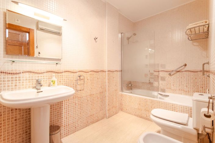 Image No.13-3 Bed Townhouse for sale