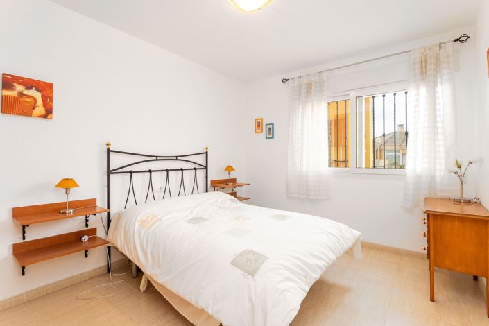 Image No.16-3 Bed Townhouse for sale