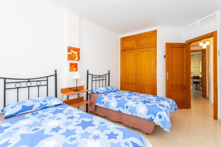 Image No.20-3 Bed Townhouse for sale