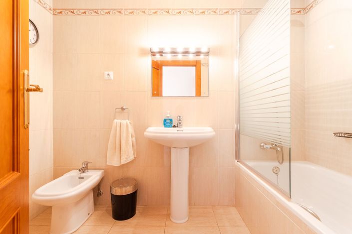 Image No.21-3 Bed Townhouse for sale