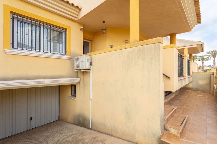 Image No.24-3 Bed Townhouse for sale