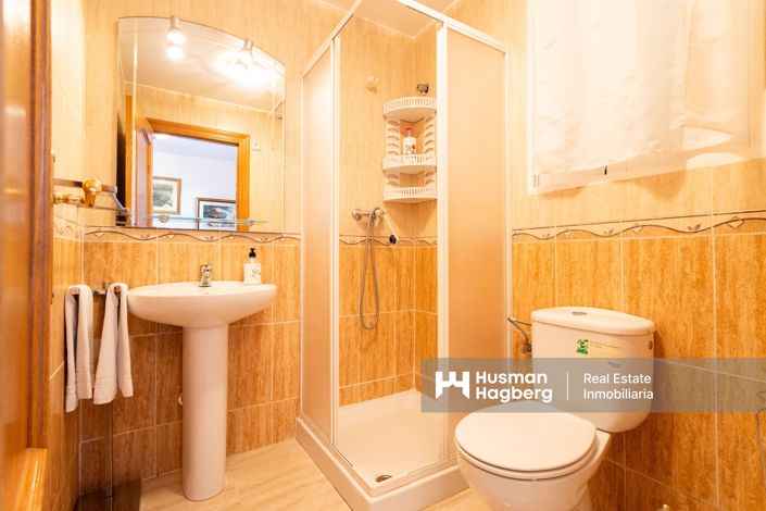 Image No.20-3 Bed Townhouse for sale