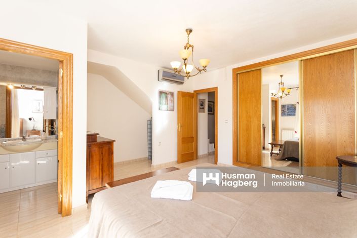 Image No.23-3 Bed Townhouse for sale