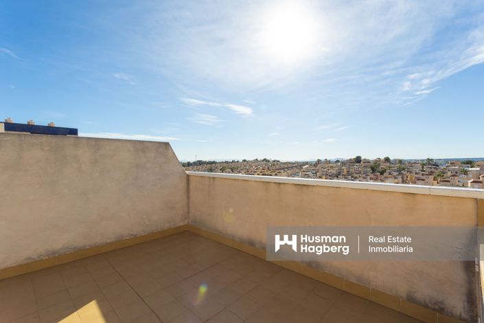 Image No.26-3 Bed Townhouse for sale