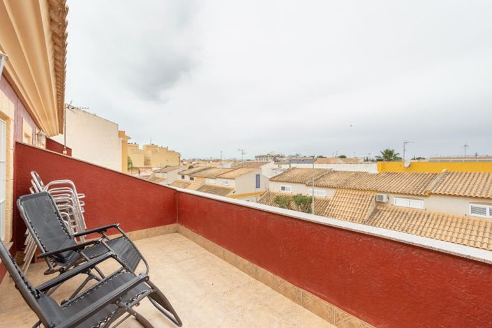 Image No.25-4 Bed Townhouse for sale