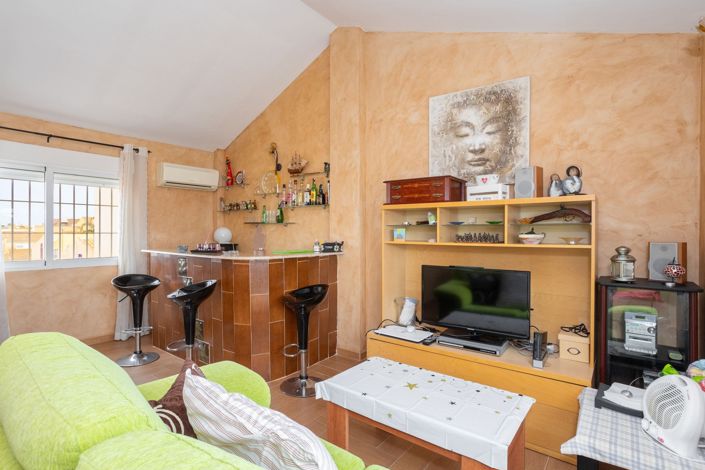 Image No.27-4 Bed Townhouse for sale