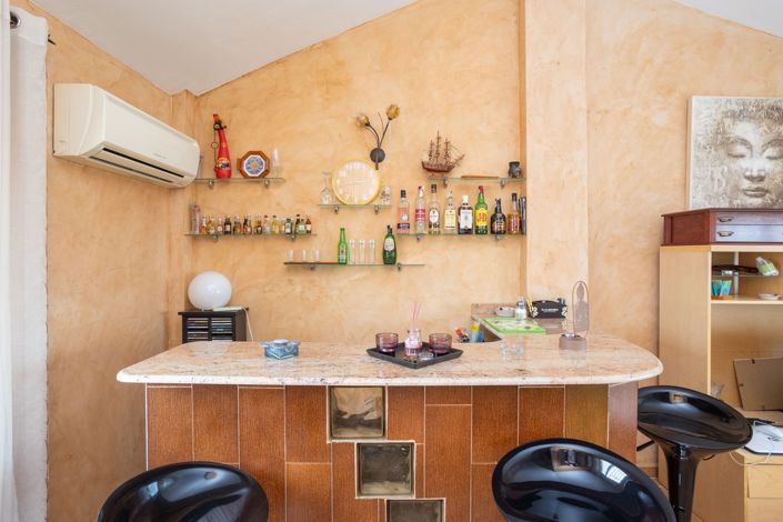 Image No.28-4 Bed Townhouse for sale