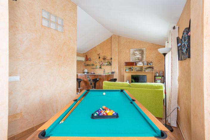 Image No.30-4 Bed Townhouse for sale