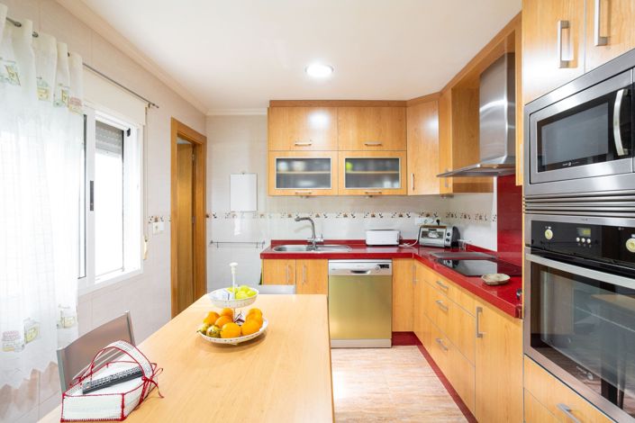 Image No.4-4 Bed Townhouse for sale