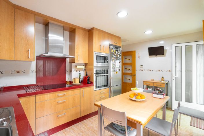 Image No.5-4 Bed Townhouse for sale