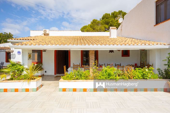 Image No.1-7 Bed Villa for sale