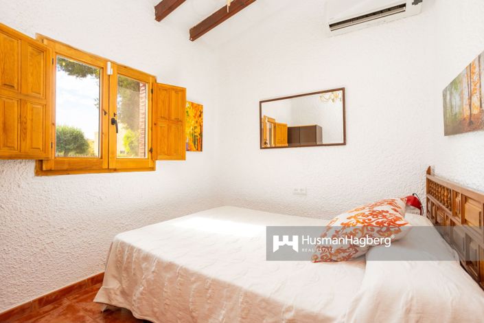 Image No.15-7 Bed Villa for sale